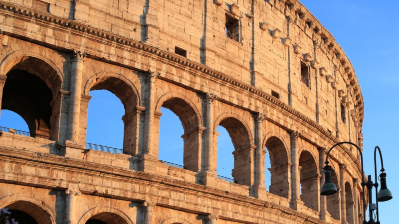 Discover the Colosseum and Join Our Rome Golf Cart Tour!